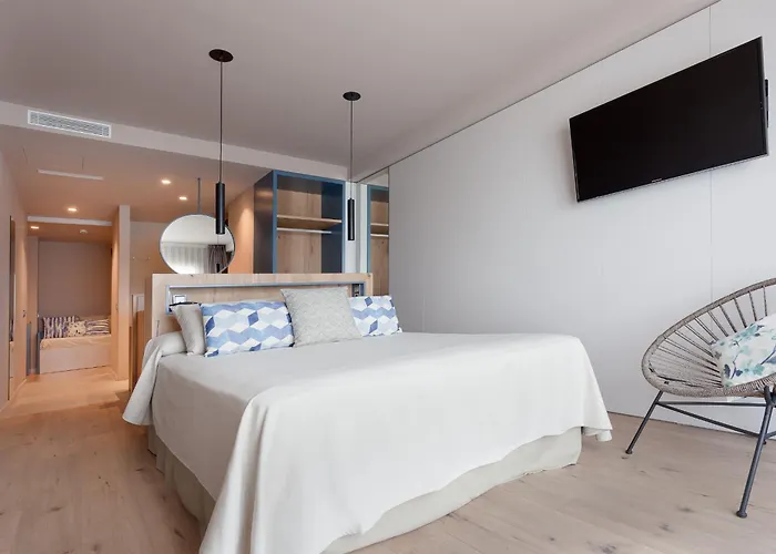 Roses Guest Houses near Platja La Punta