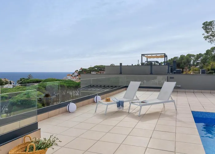 Pet friendly Penthouse Lilium Llafranc - By Emerald Stay