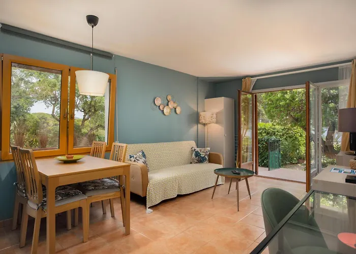 Pet friendly Apartament Amb Vista Al Mar Reformat, Al Golfet Calella De Palafrugell