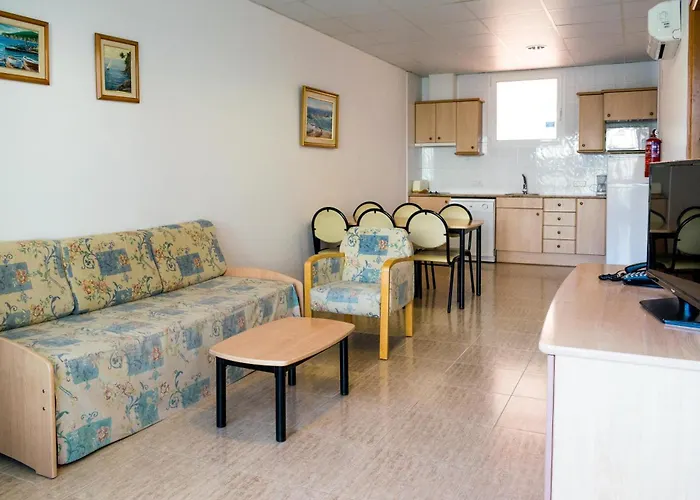 Calella De Palafrugell hotels near Cala Estreta