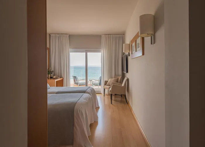 Roses Beach hotels